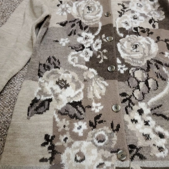 Vintage Susan Bristol Beige/Brown Floral Pattern Cardigan/Sweater - Picture 3 of 10
